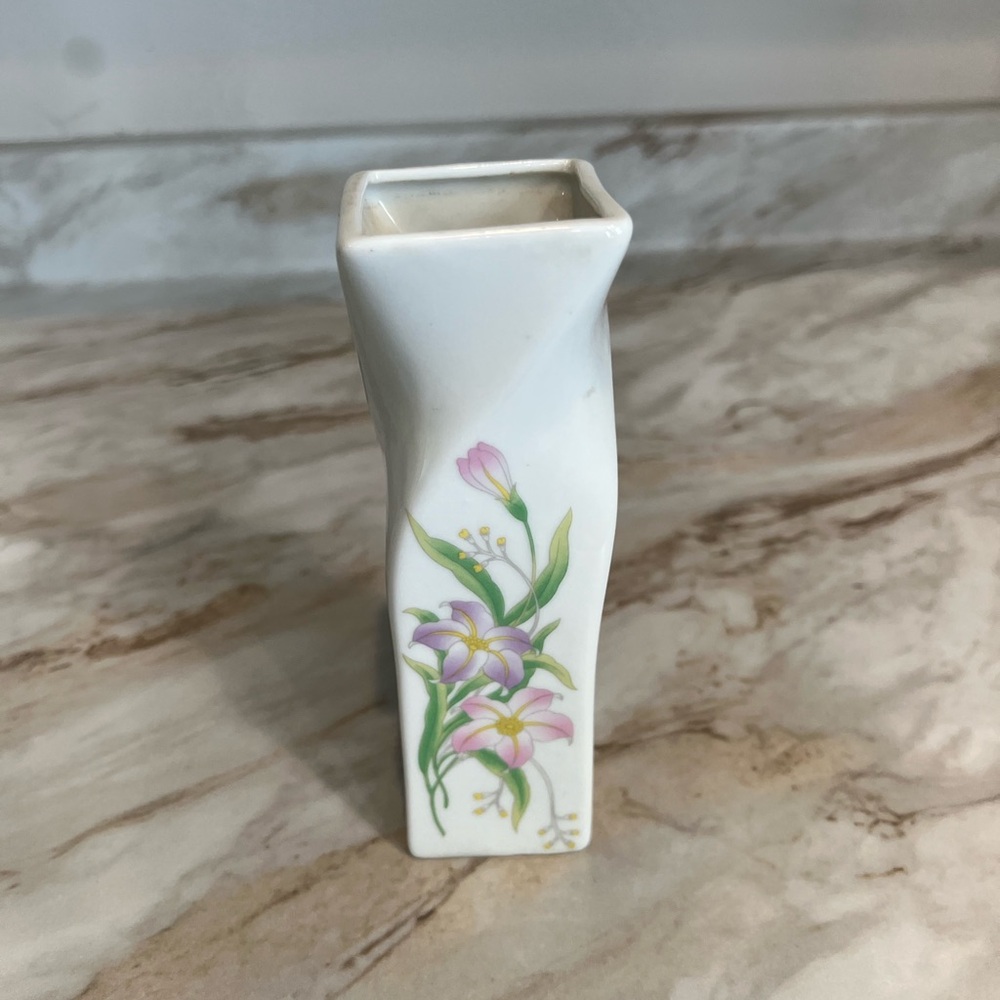 Floral White Vintage Ceramic Vase